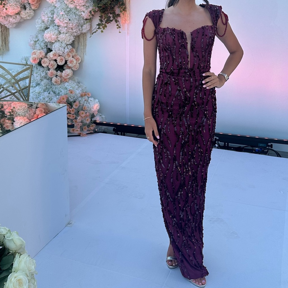 Elegant Burgundy Evening Dress